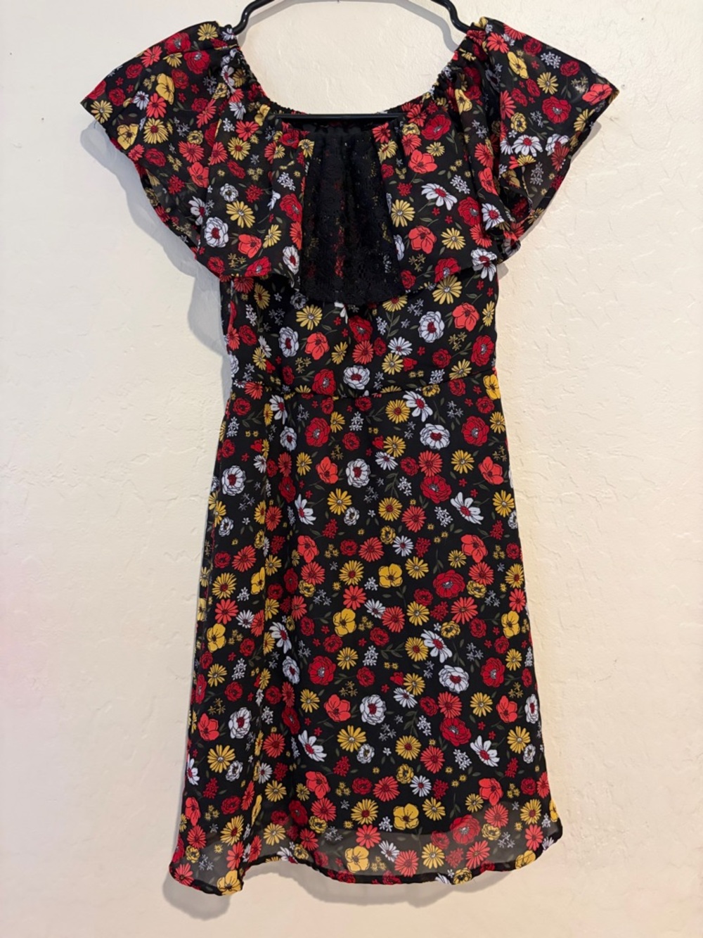 Wonder Nation Floral Dress Black Ruffle 
Sleeve- Size 7/8